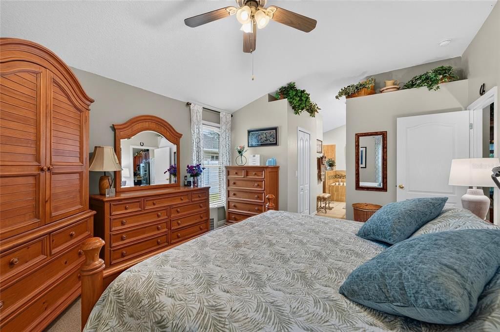 For Sale: $379,900 (3 beds, 2 baths, 1574 Square Feet)