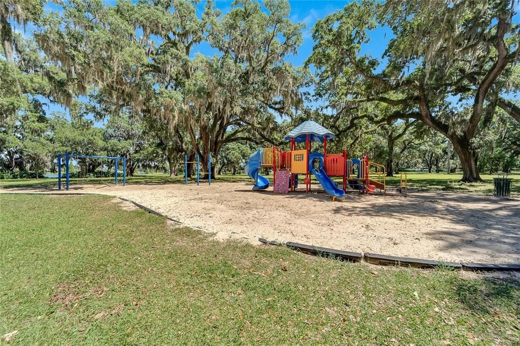 For Sale: $379,900 (3 beds, 2 baths, 1574 Square Feet)