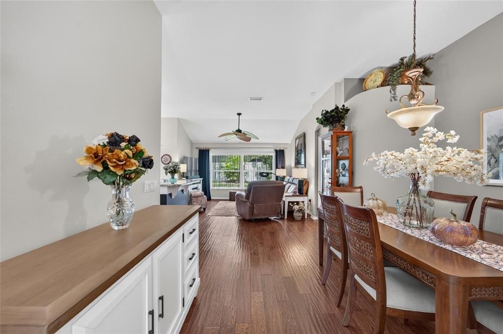 For Sale: $379,900 (3 beds, 2 baths, 1574 Square Feet)