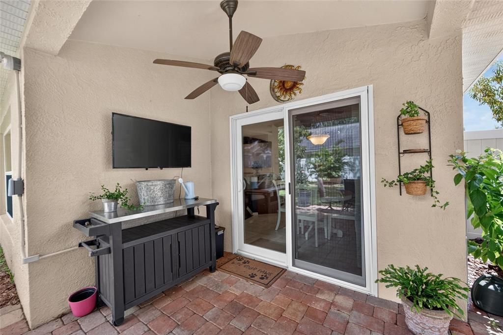 For Sale: $379,900 (3 beds, 2 baths, 1574 Square Feet)