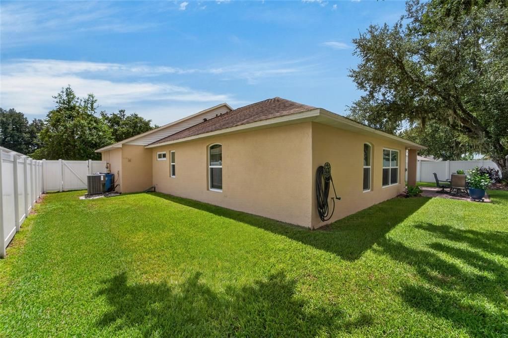 For Sale: $379,900 (3 beds, 2 baths, 1574 Square Feet)