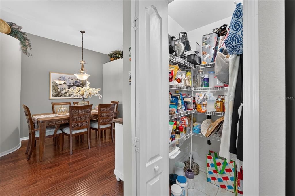 For Sale: $379,900 (3 beds, 2 baths, 1574 Square Feet)