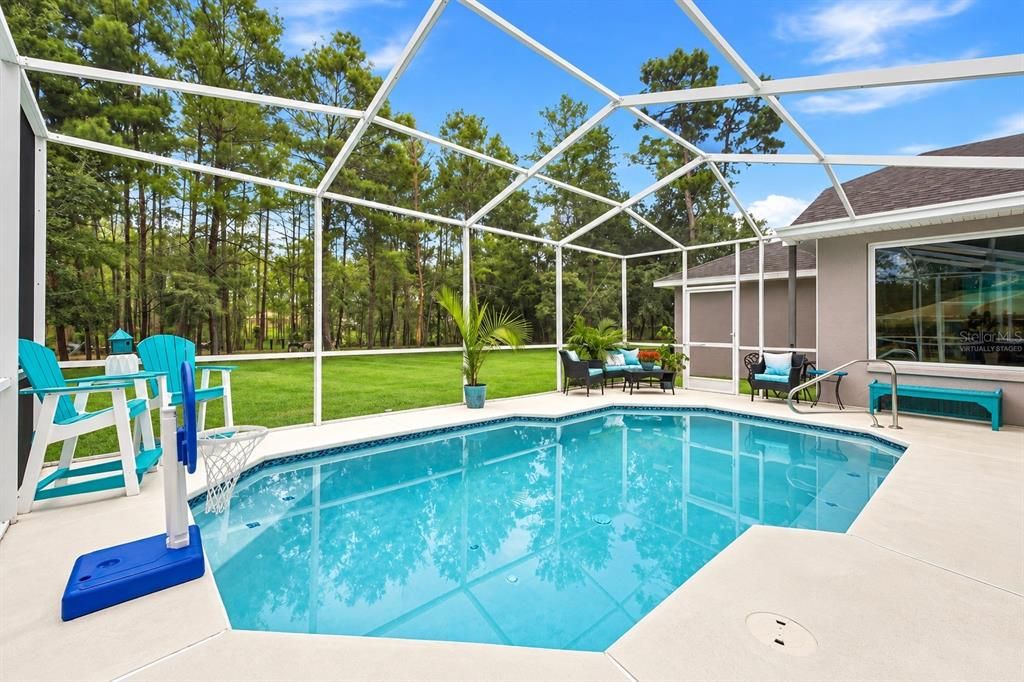 For Sale: $570,000 (4 beds, 2 baths, 2048 Square Feet)