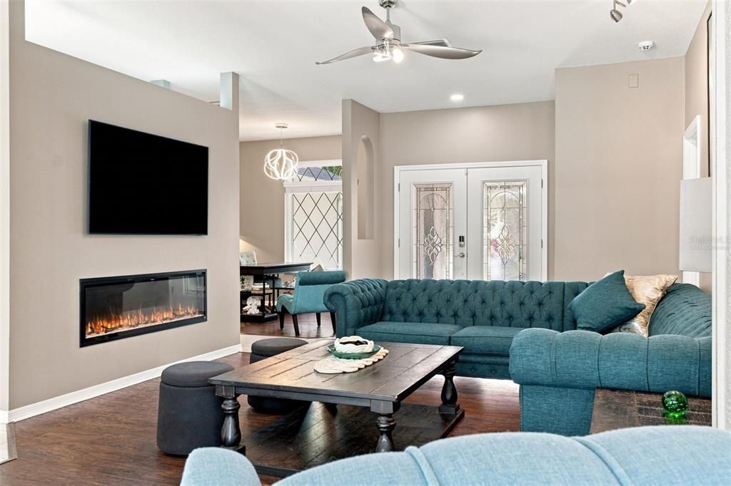 For Sale: $570,000 (4 beds, 2 baths, 2048 Square Feet)