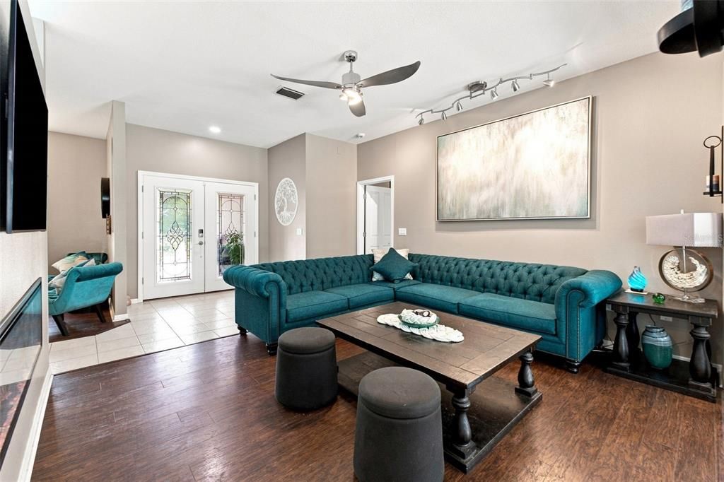 For Sale: $570,000 (4 beds, 2 baths, 2048 Square Feet)