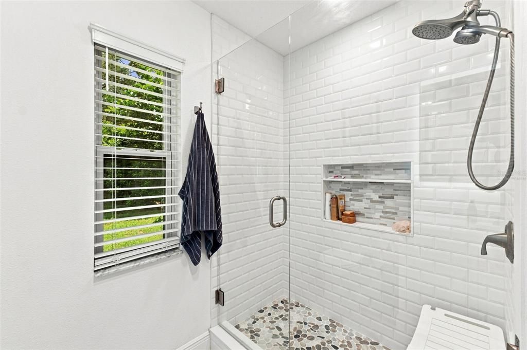 For Sale: $570,000 (4 beds, 2 baths, 2048 Square Feet)