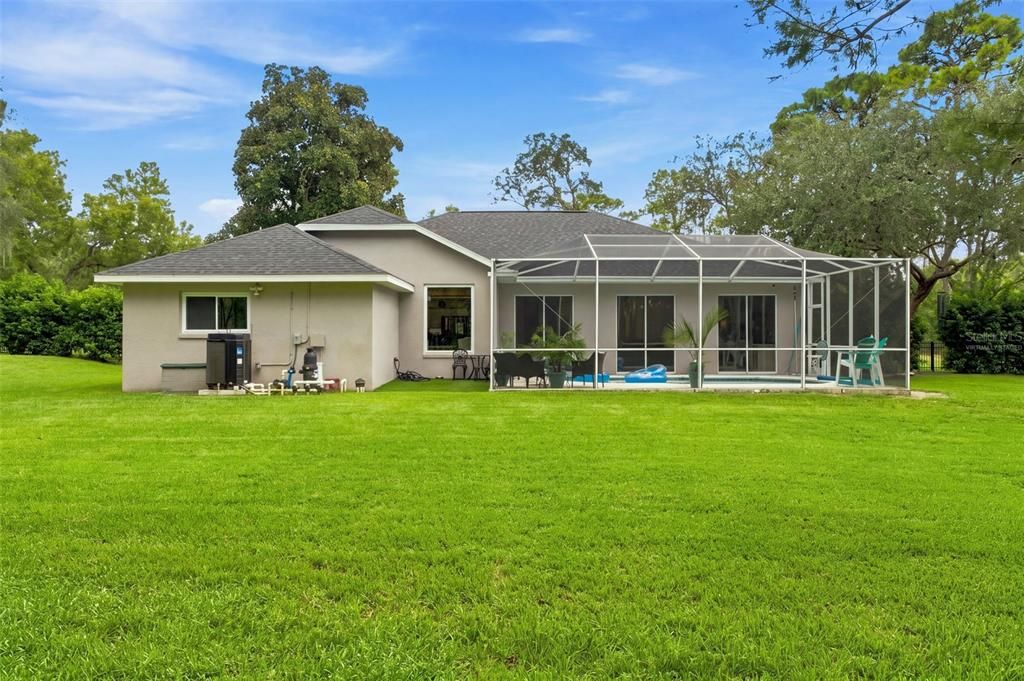 For Sale: $570,000 (4 beds, 2 baths, 2048 Square Feet)