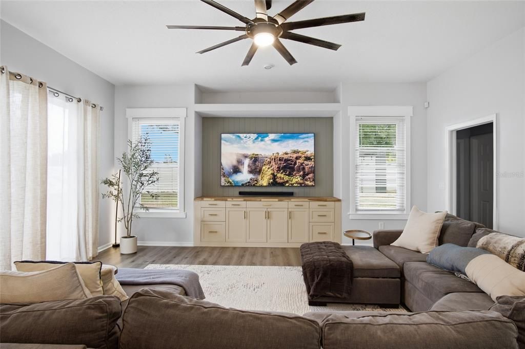 For Sale: $629,900 (5 beds, 3 baths, 2803 Square Feet)