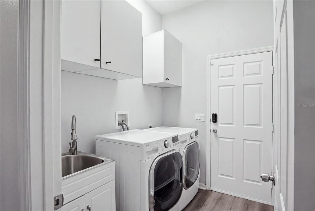 For Sale: $629,900 (5 beds, 3 baths, 2803 Square Feet)