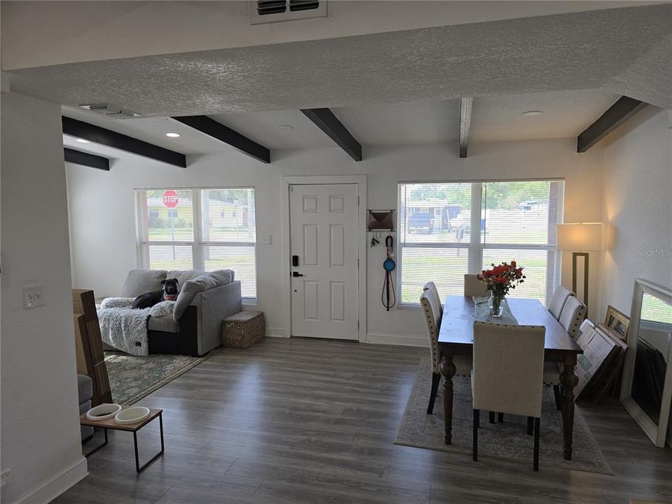 For Rent: $2,695 (3 beds, 1 baths, 1152 Square Feet)