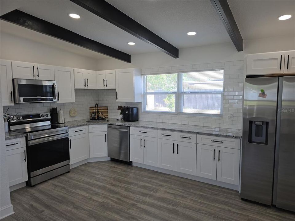 For Rent: $2,695 (3 beds, 1 baths, 1152 Square Feet)
