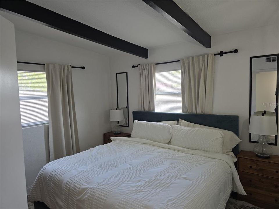 For Rent: $2,695 (3 beds, 1 baths, 1152 Square Feet)