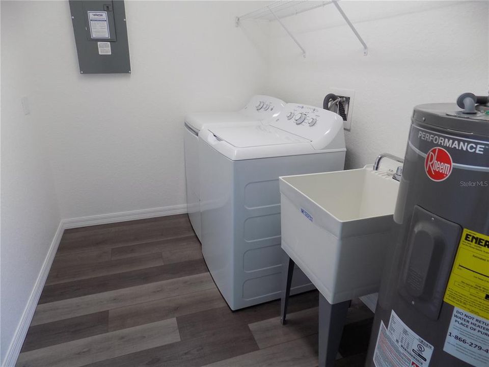 For Rent: $1,775 (3 beds, 2 baths, 1228 Square Feet)