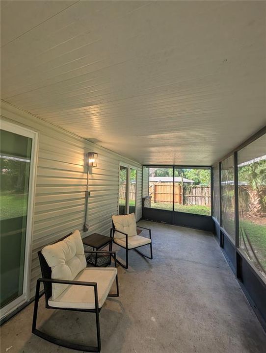 For Sale: $315,000 (3 beds, 2 baths, 1971 Square Feet)