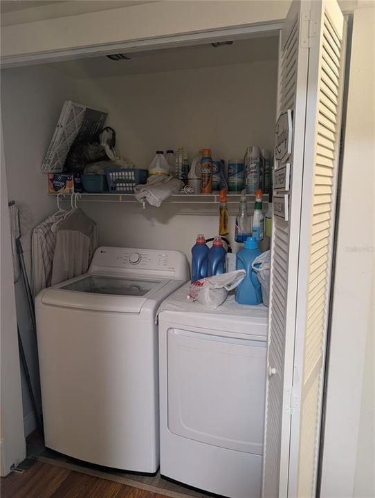 For Sale: $315,000 (3 beds, 2 baths, 1971 Square Feet)