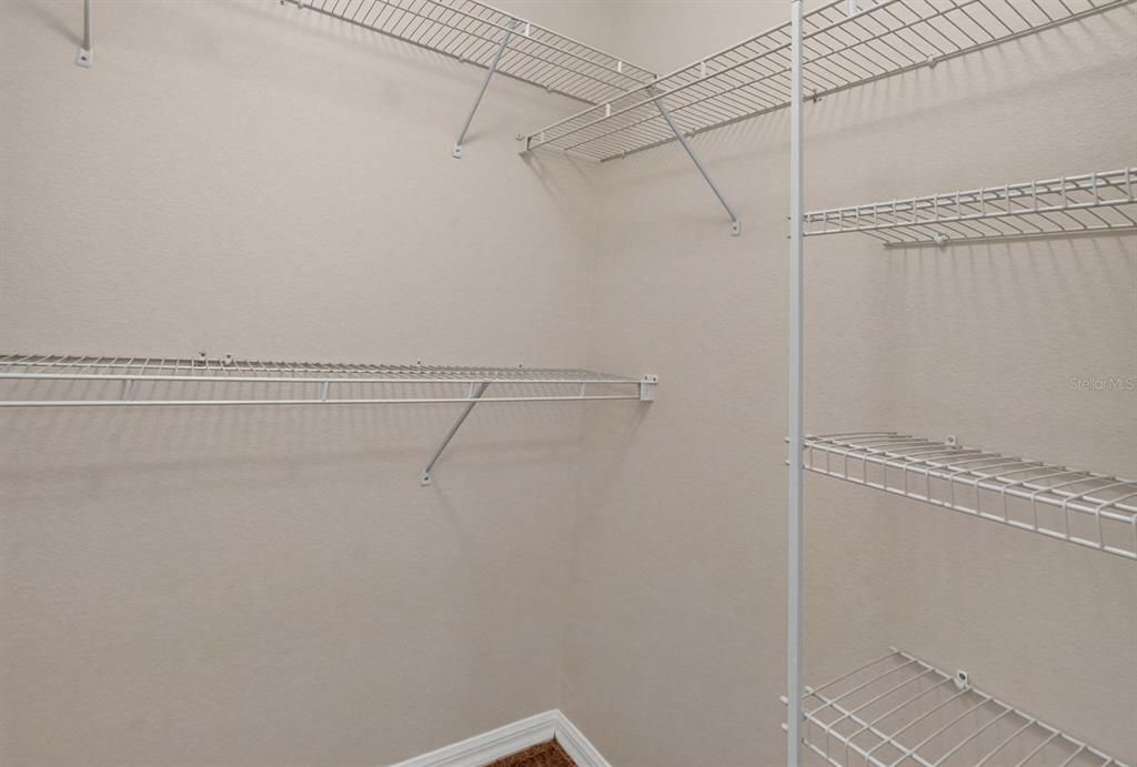 En Venta: $324,900 (4 camas, 2 baños, 2096 Pies cuadrados)