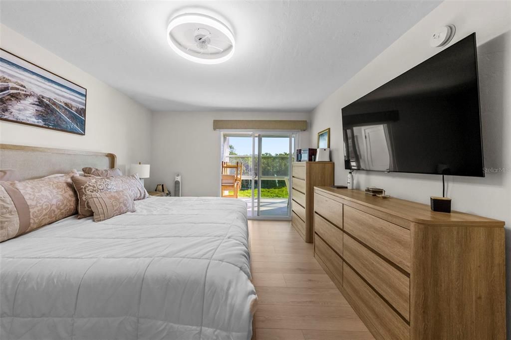 For Sale: $595,000 (2 beds, 2 baths, 1312 Square Feet)