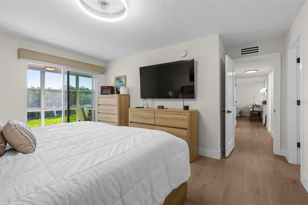 For Sale: $595,000 (2 beds, 2 baths, 1312 Square Feet)