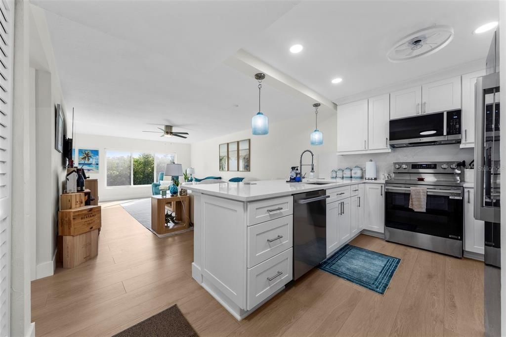 For Sale: $595,000 (2 beds, 2 baths, 1312 Square Feet)