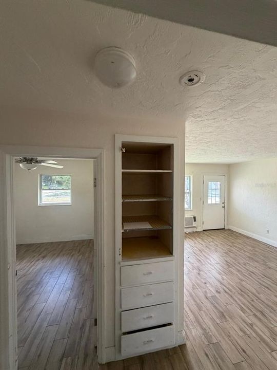 For Rent: $1,275 (2 beds, 1 baths, 650 Square Feet)
