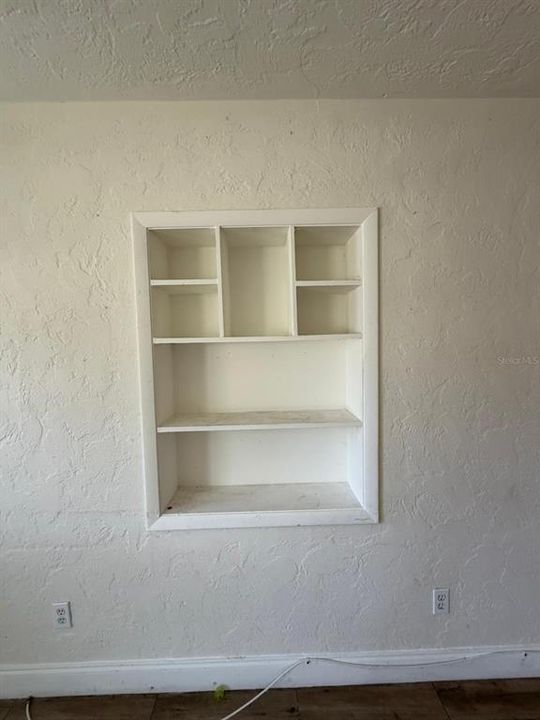 For Rent: $1,275 (2 beds, 1 baths, 650 Square Feet)