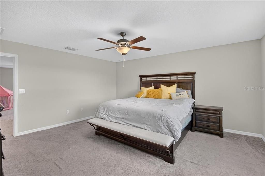 For Sale: $375,000 (4 beds, 2 baths, 2635 Square Feet)