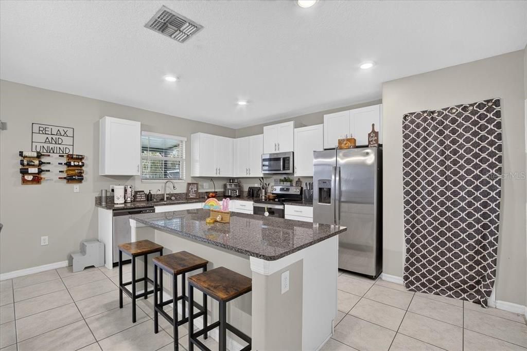 For Sale: $375,000 (4 beds, 2 baths, 2635 Square Feet)