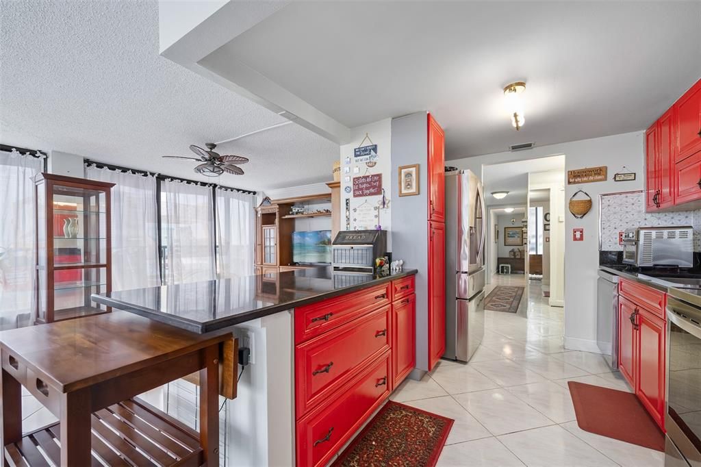 En Venta: $349,900 (2 camas, 2 baños, 1360 Pies cuadrados)