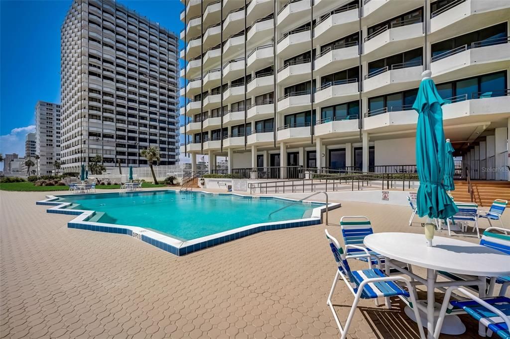 En Venta: $349,900 (2 camas, 2 baños, 1360 Pies cuadrados)