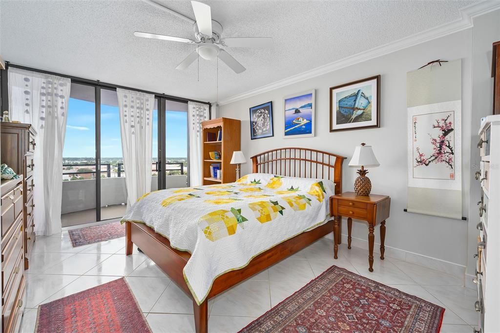 En Venta: $349,900 (2 camas, 2 baños, 1360 Pies cuadrados)