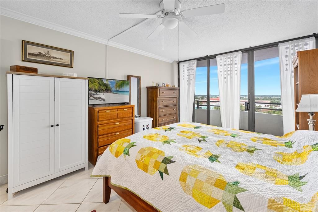 En Venta: $349,900 (2 camas, 2 baños, 1360 Pies cuadrados)