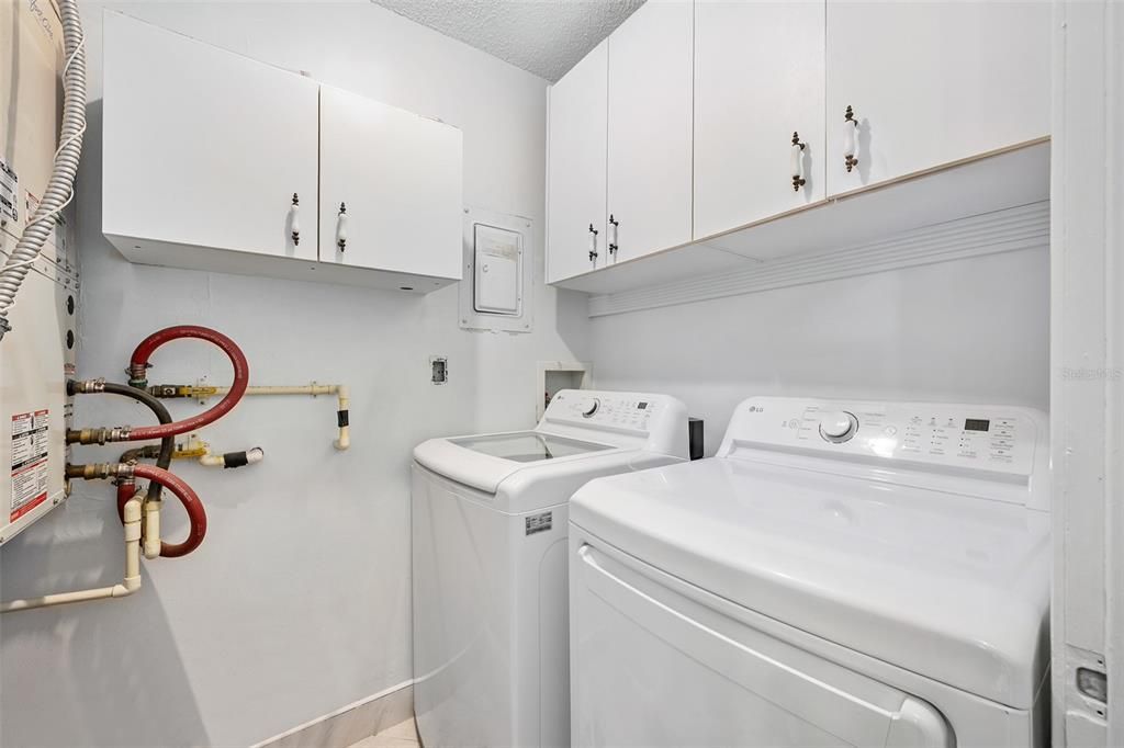 En Venta: $349,900 (2 camas, 2 baños, 1360 Pies cuadrados)