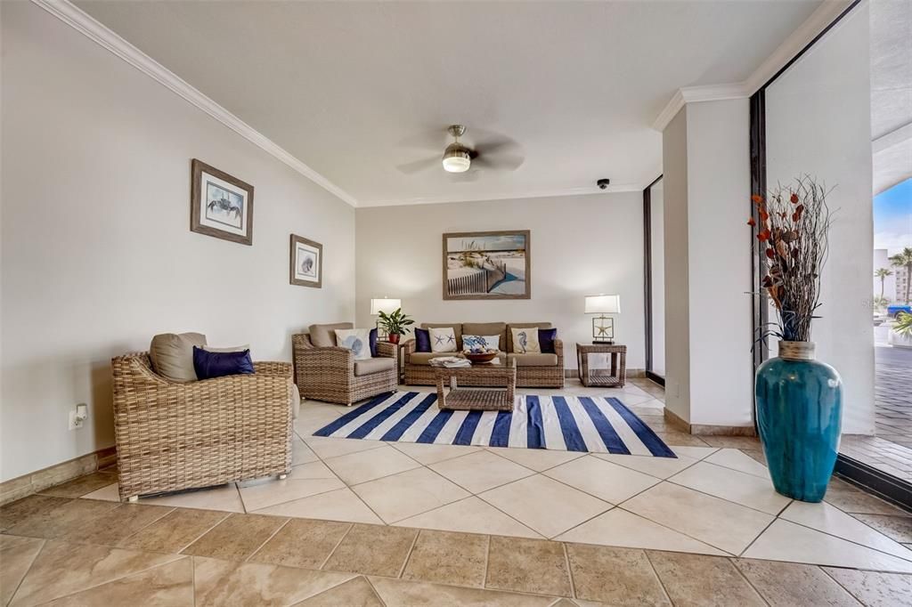 En Venta: $349,900 (2 camas, 2 baños, 1360 Pies cuadrados)