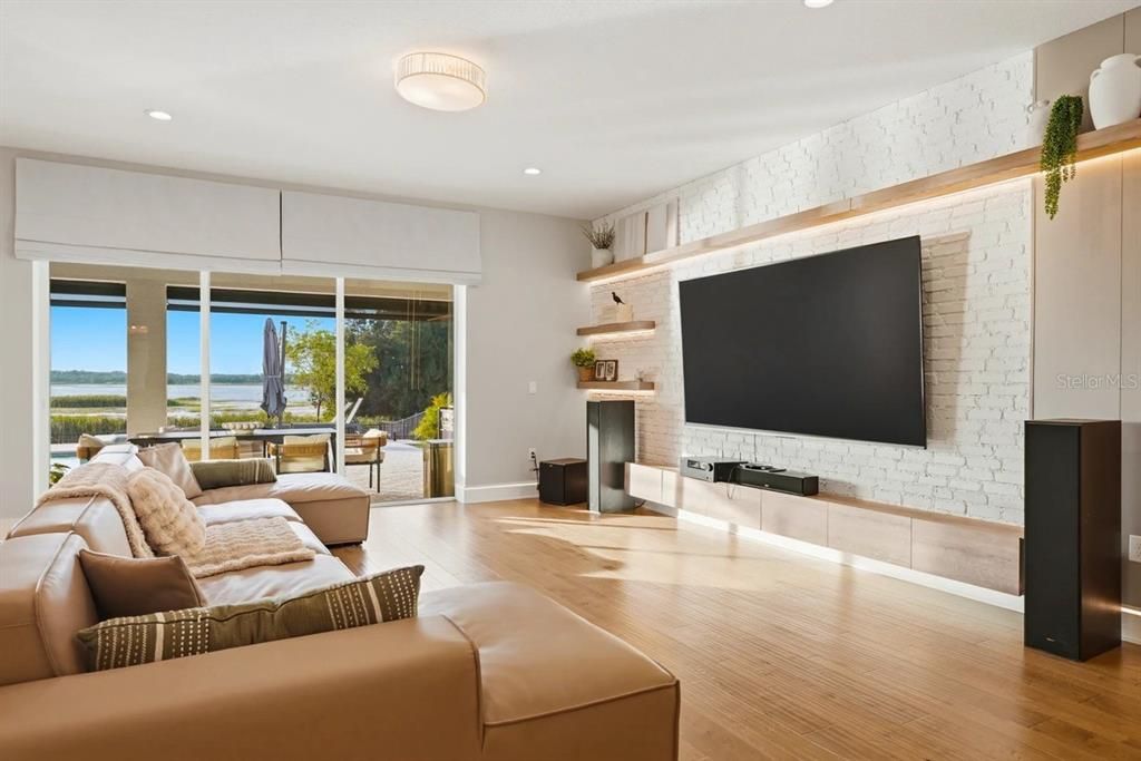 En Venta: $1,999,000 (4 camas, 4 baños, 3974 Pies cuadrados)