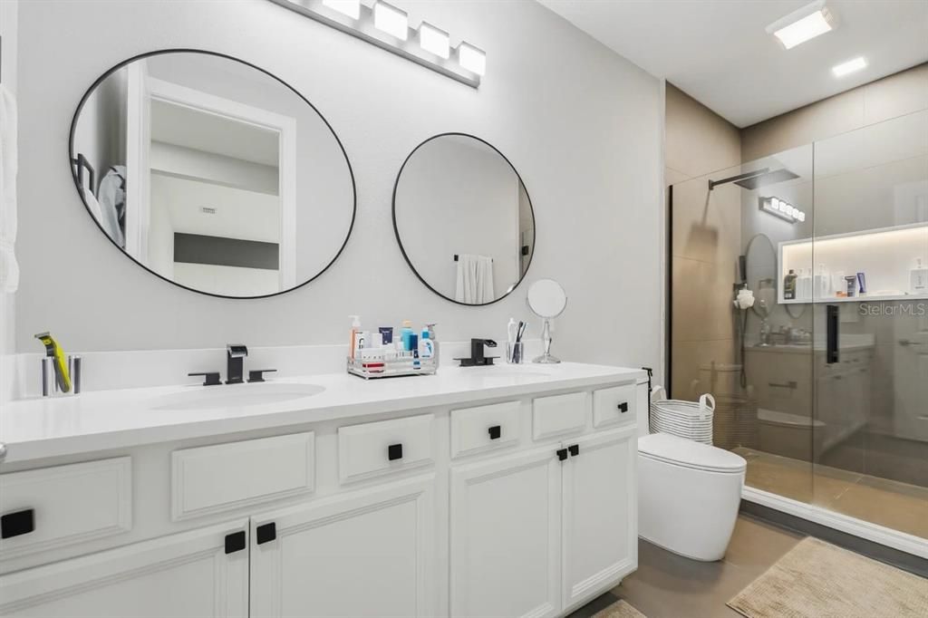 En Venta: $1,999,000 (4 camas, 4 baños, 3974 Pies cuadrados)
