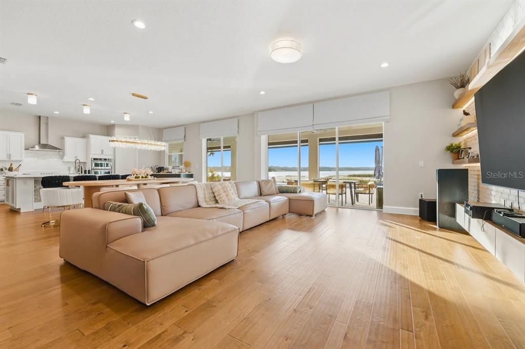 En Venta: $1,999,000 (4 camas, 4 baños, 3974 Pies cuadrados)