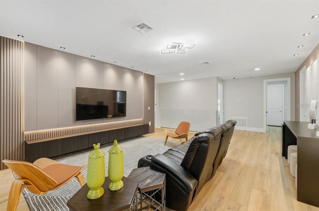 En Venta: $1,999,000 (4 camas, 4 baños, 3974 Pies cuadrados)