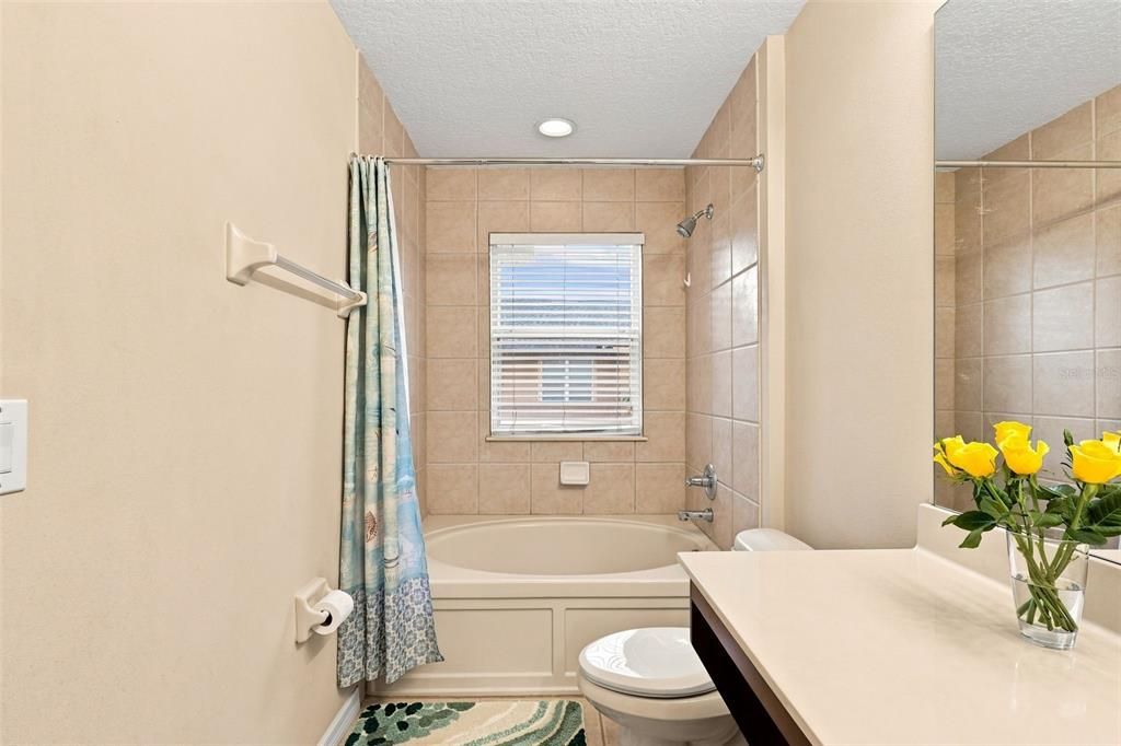 En Venta: $285,000 (3 camas, 2 baños, 1409 Pies cuadrados)
