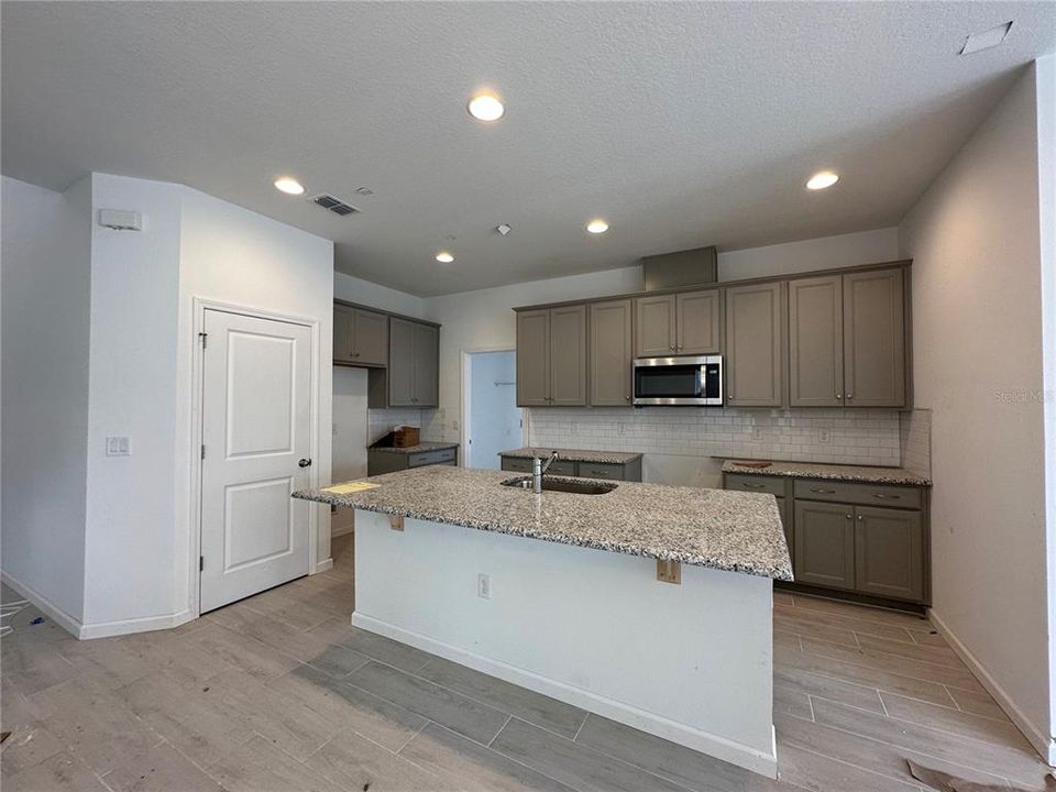 Active With Contract: $2,600 (4 beds, 3 baths, 2236 Square Feet)