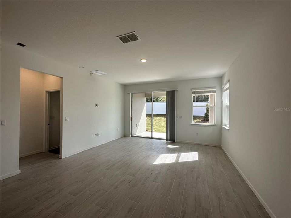 Active With Contract: $2,600 (4 beds, 3 baths, 2236 Square Feet)