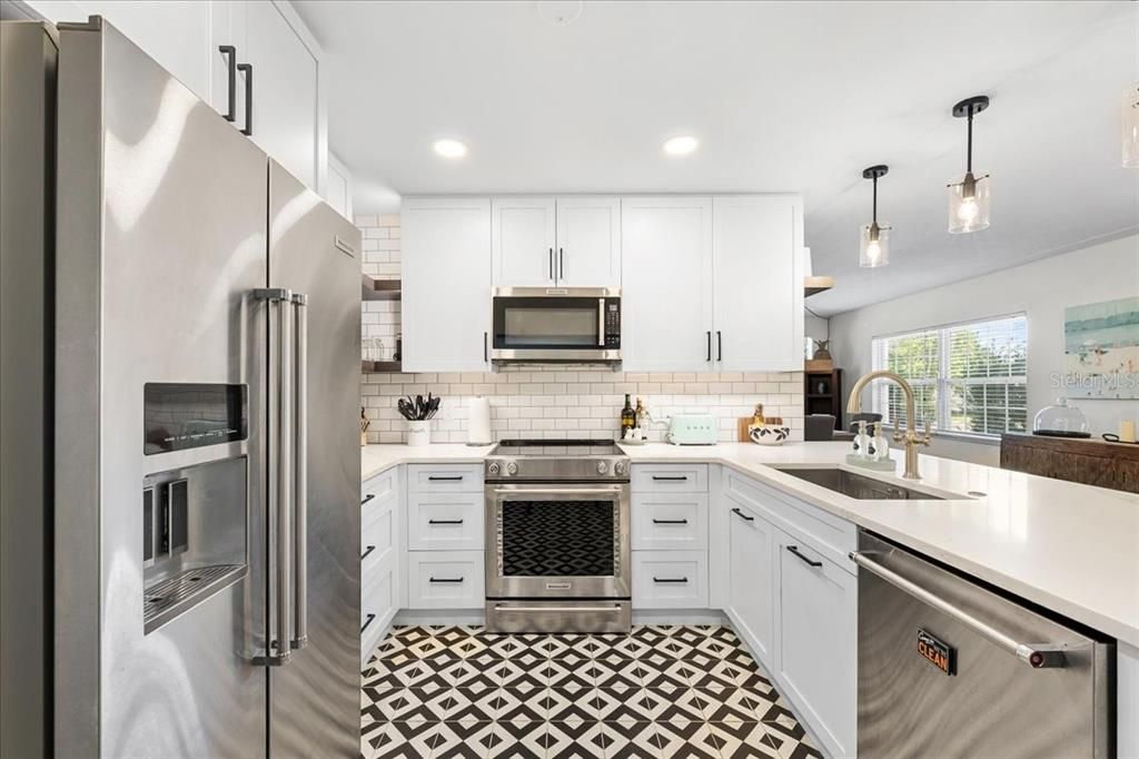 For Sale: $774,900 (3 beds, 2 baths, 1795 Square Feet)