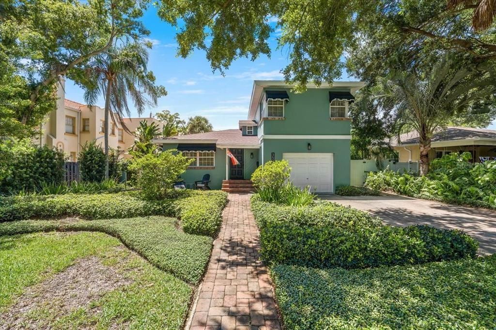 For Sale: $774,900 (3 beds, 2 baths, 1795 Square Feet)