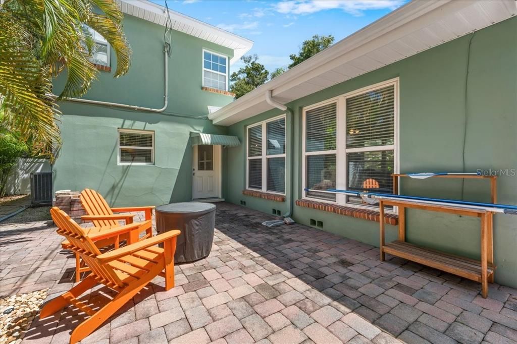 For Sale: $774,900 (3 beds, 2 baths, 1795 Square Feet)