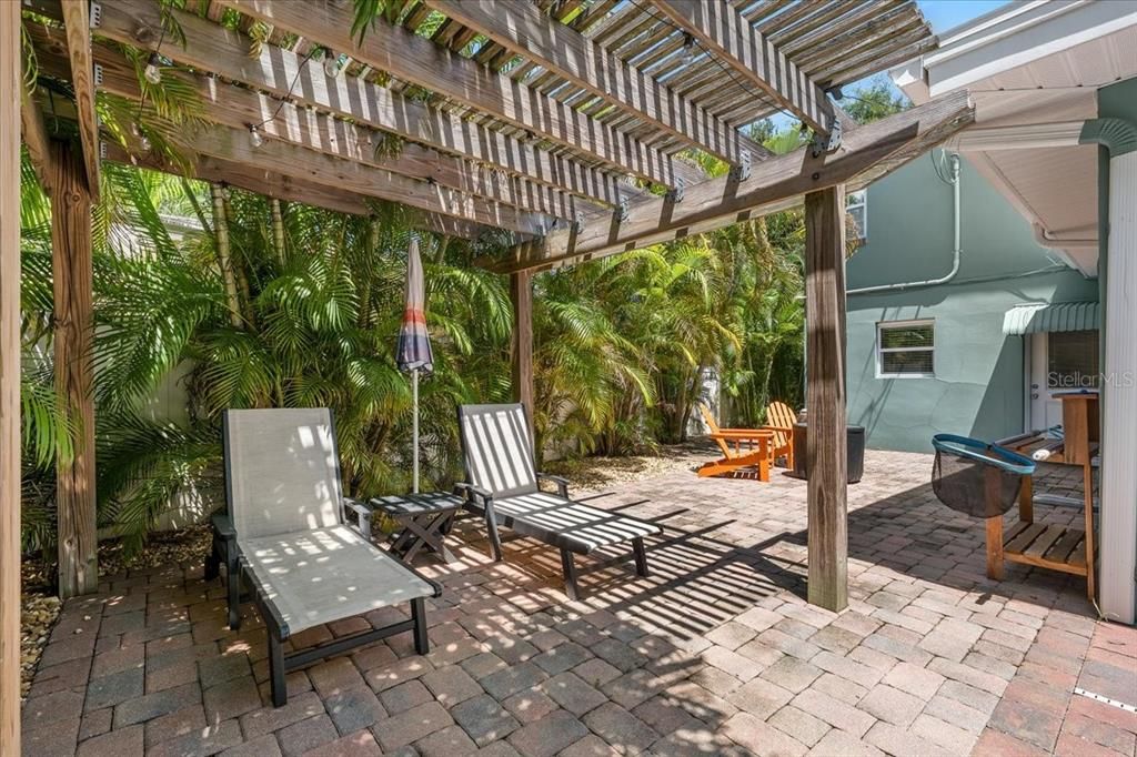 For Sale: $774,900 (3 beds, 2 baths, 1795 Square Feet)