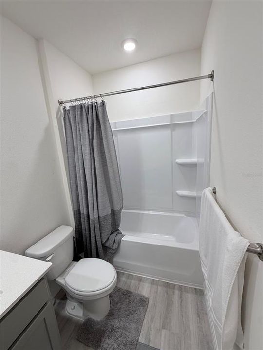 В аренду: $2,400 (4 спален, 2 ванн, 2260 Квадратных фут)