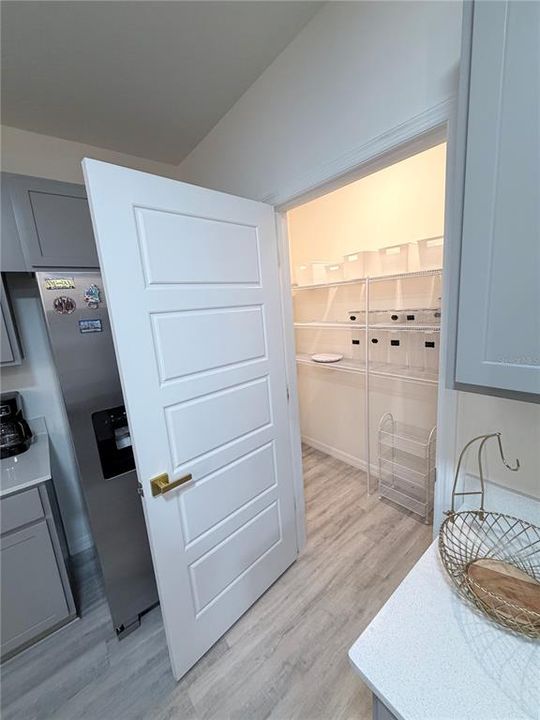 В аренду: $2,400 (4 спален, 2 ванн, 2260 Квадратных фут)
