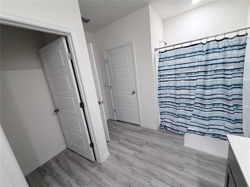 В аренду: $2,400 (4 спален, 2 ванн, 2260 Квадратных фут)