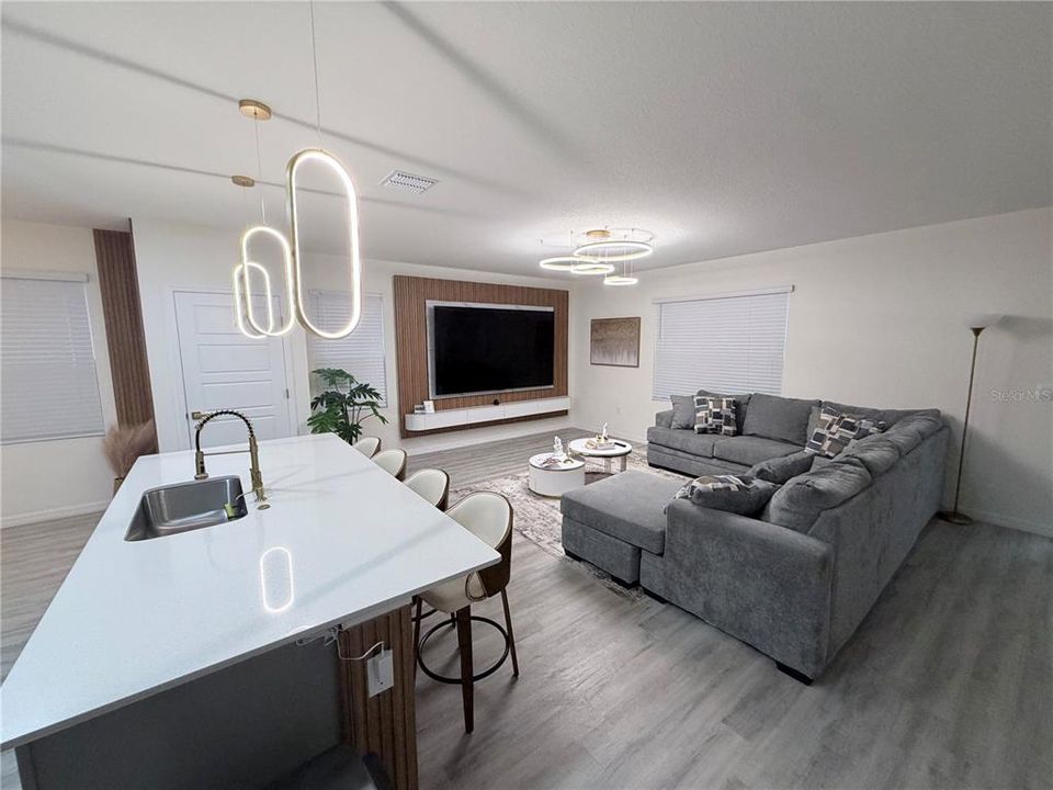 В аренду: $2,400 (4 спален, 2 ванн, 2260 Квадратных фут)