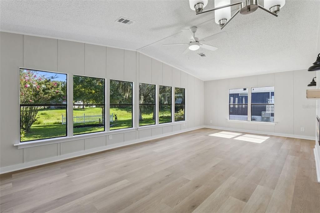 For Sale: $189,000 (2 beds, 2 baths, 1626 Square Feet)