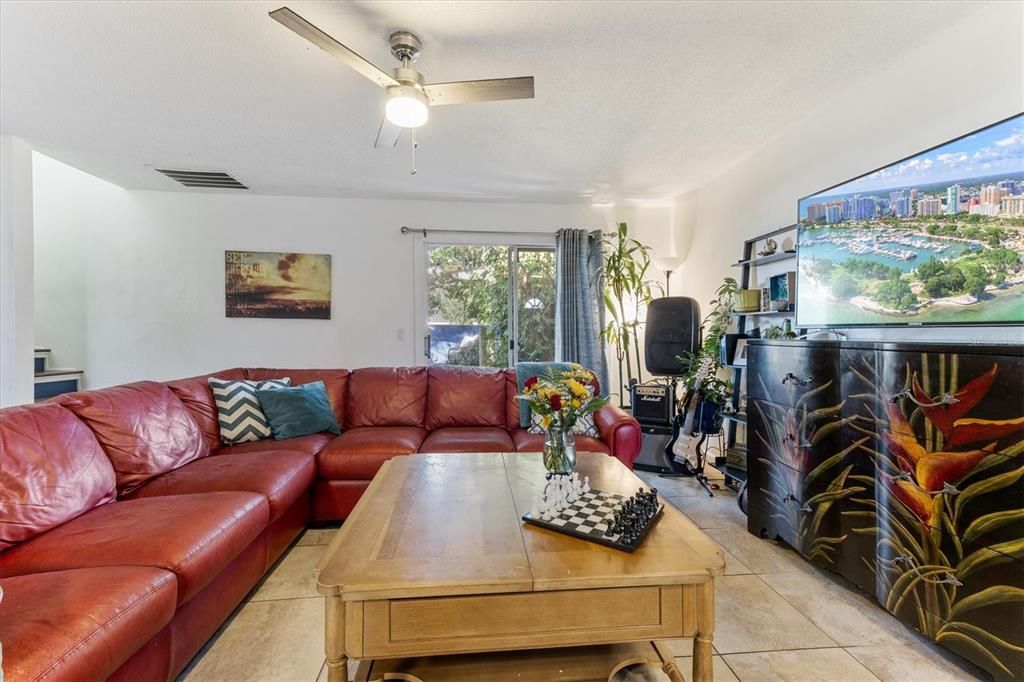 En Venta: $169,900 (3 camas, 2 baños, 1408 Pies cuadrados)